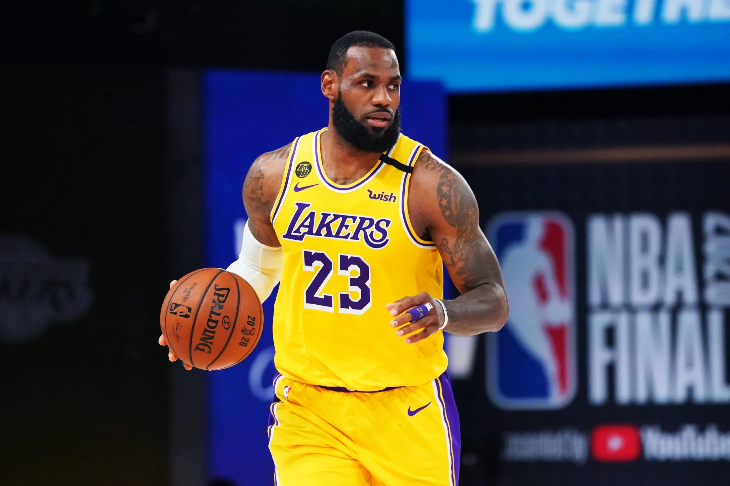 雷迪克：斯玛特是每日观察状态，希望能出战NBA杯1／4决赛