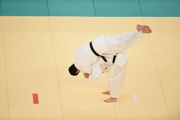 博主透露：塞鸟踢完亚冠将返回巴西，达万已经返回巴西治伤了